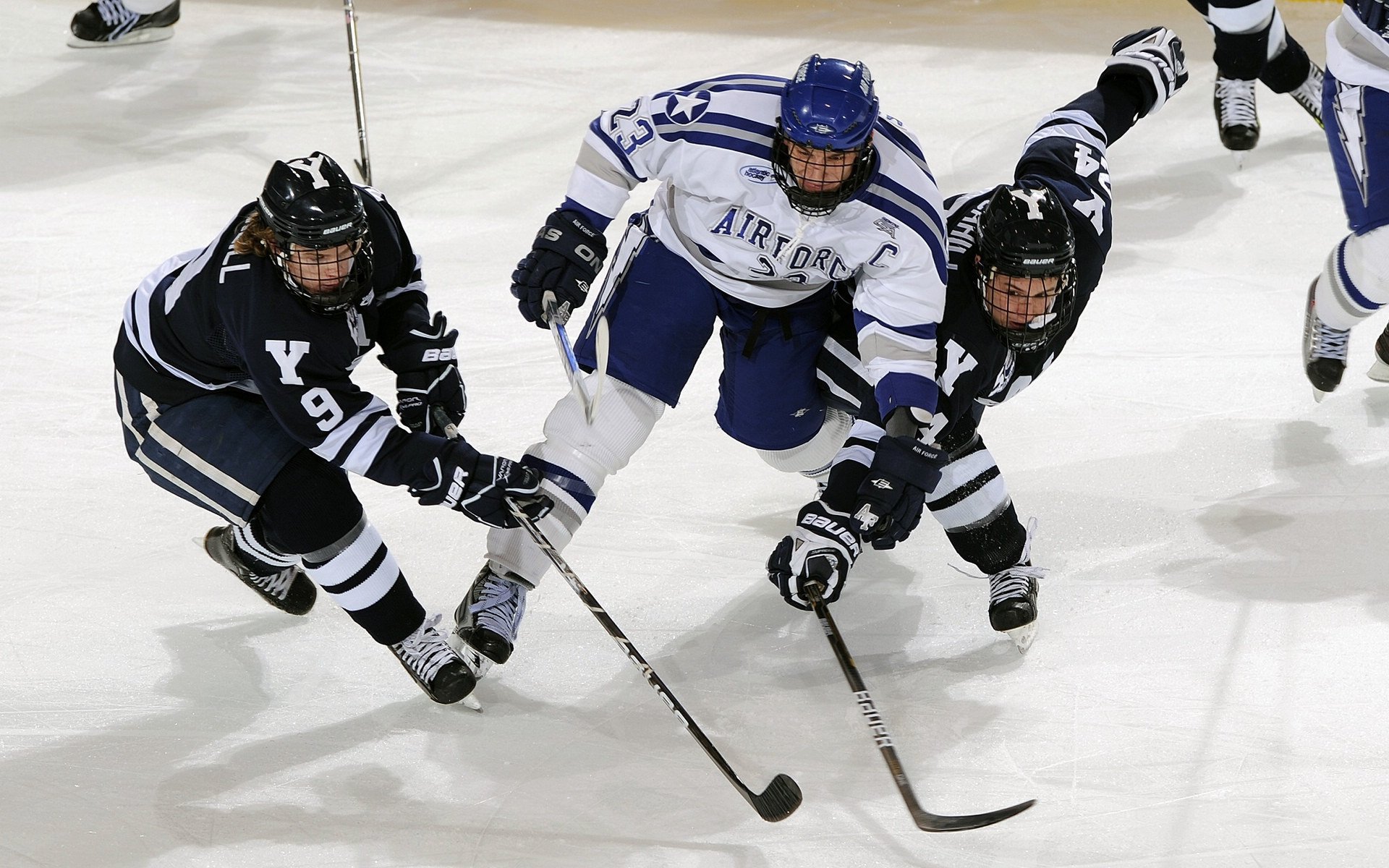 英超球队员工集体感染新冠，中超各队密切关注，英超受伤